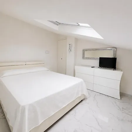 Immobiliare La Rosetana - Residenza Bianca Apartment *