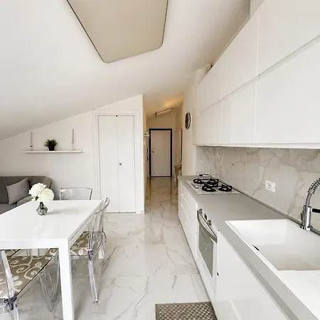 Apartment Immobiliare La Rosetana - Residenza Bianca Roseto Degli Abruzzi